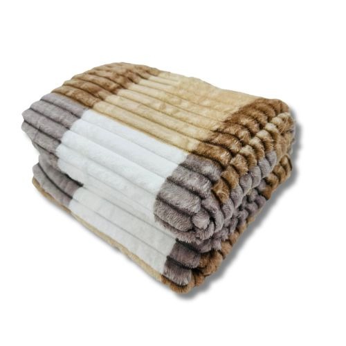 Smeđa karirana deka od mikropliša - složena - dimenzije 150x200 i 200x220 cm