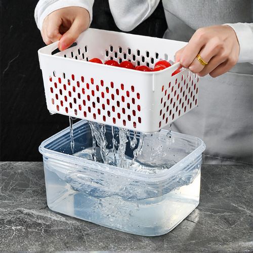 Posuda za hranu s integriranim cjedilom – pranje i cijeđenje rajčica