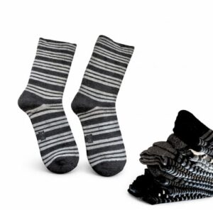 Ženske termo čarape na sive i crne pruge te složen set više pari čarapa