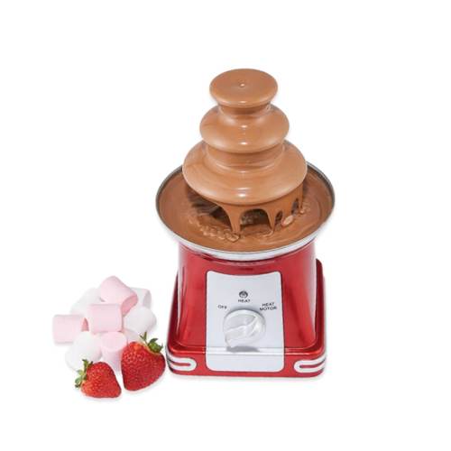 Mini fontana za čokoladu s marshmallowima i jagodama